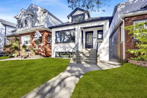 5844 W Leland Ave, Chicago, IL 60630