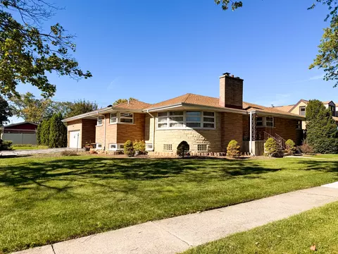 5000 N Oconto Ave, Harwood Heights, IL 60706
