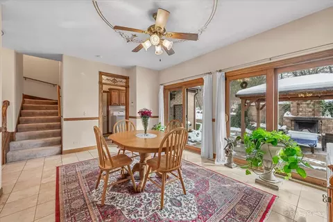 Dining - 10018 Haegers Bend Rd, Algonquin, IL 60102 photo 4 of 5