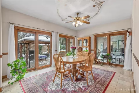 Dining - 10018 Haegers Bend Rd, Algonquin, IL 60102 photo 3 of 5
