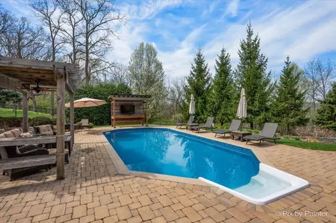 Exterior - 10018 Haegers Bend Rd, Algonquin, IL 60102 photo 10 of 14
