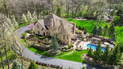 10018 Haegers Bend Rd, Algonquin, IL 60102