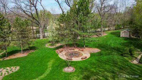 Exterior - 10018 Haegers Bend Rd, Algonquin, IL 60102 photo 5 of 14