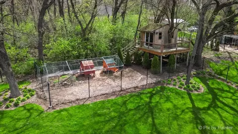 Exterior - 10018 Haegers Bend Rd, Algonquin, IL 60102 photo 3 of 14