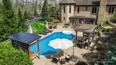 Exterior - 10018 Haegers Bend Rd, Algonquin, IL 60102 photo 2 of 14