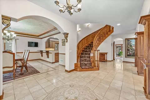 Entry Way - 10018 Haegers Bend Rd, Algonquin, IL 60102 photo 1 of 5