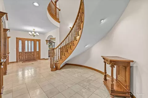 Entry Way - 10018 Haegers Bend Rd, Algonquin, IL 60102 photo 2 of 5