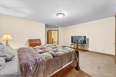 Bedroom - 10018 Haegers Bend Rd, Algonquin, IL 60102 photo 8 of 9