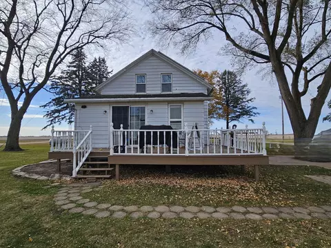 3926 E 1750th Rd, Sheridan, IL 60551