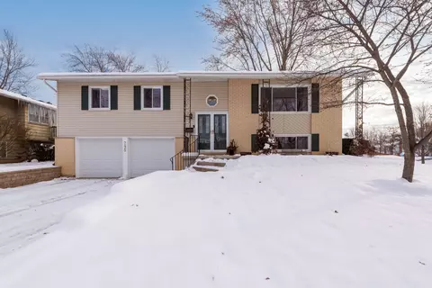 795 Plymouth Rd, Hoffman Estates, IL 60192