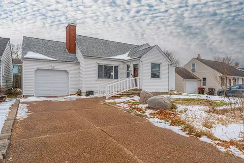 205 E Park St, Danvers, IL 61732