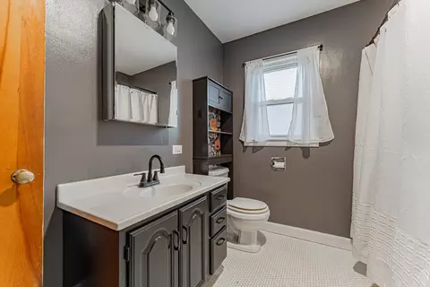 Bath - 205 E Park St, Danvers, IL 61732 photo 2 of 3
