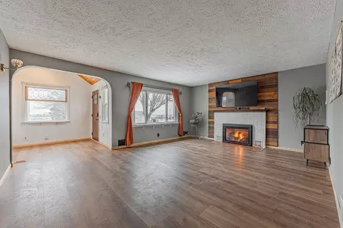 Living - 205 E Park St, Danvers, IL 61732 photo 2 of 3