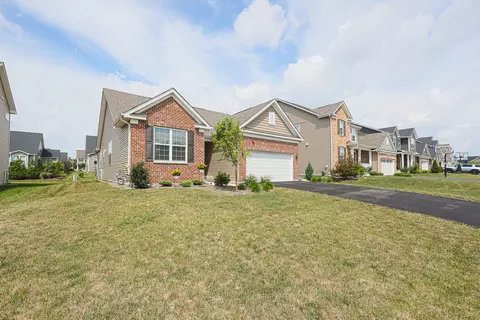 580 N Highlander Way, Addison, IL 60101