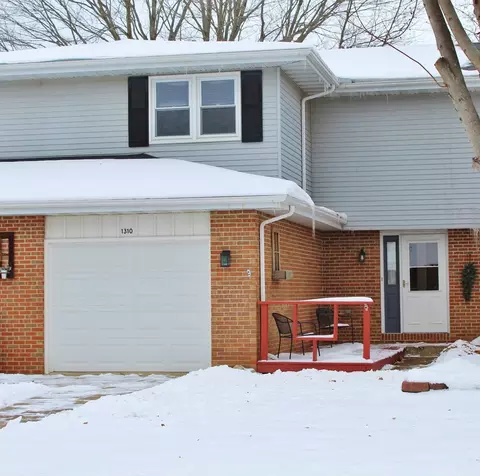 1310 Deerpath Dr, Morris, IL 60450