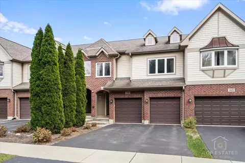 1631 Pauline Cir, Mundelein, IL 60060