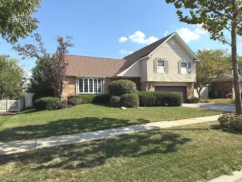 16401 Tanbark Dr, Tinley Park, IL 60477