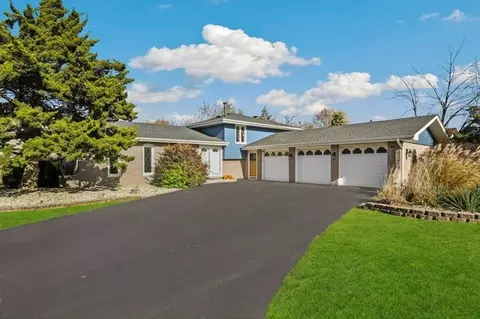 13801 S Secretariat Ln, Orland Park, IL 60467