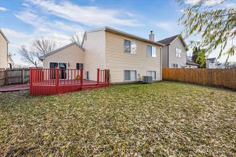 653 Hampton Cir, Elgin, IL 60120 photo 29