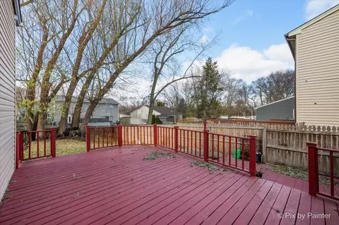 653 Hampton Cir, Elgin, IL 60120 photo 27