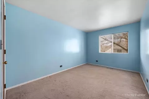 653 Hampton Cir, Elgin, IL 60120 photo 23