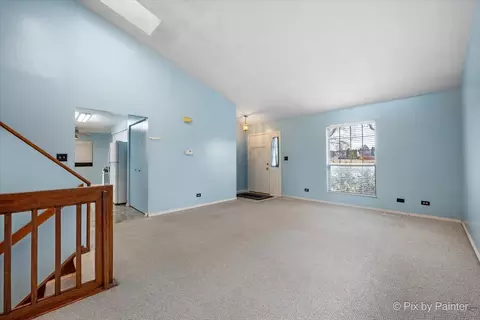 653 Hampton Cir, Elgin, IL 60120 photo 7