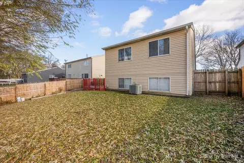 653 Hampton Cir, Elgin, IL 60120 photo 31