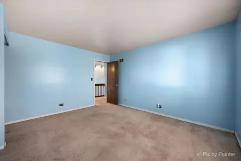 653 Hampton Cir, Elgin, IL 60120 photo 24