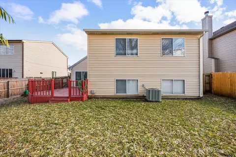 653 Hampton Cir, Elgin, IL 60120 photo 30