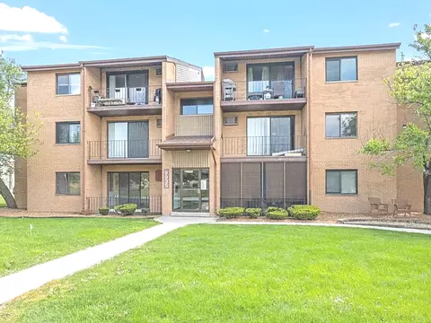 9935 El Cameno Real Dr #1A, Orland Park, IL 60462