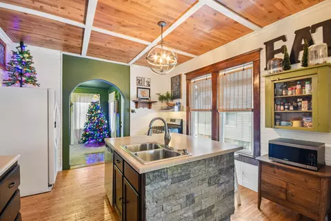 Kitchen - 609 E Chapin St, Morris, IL 60450 photo 2 of 4