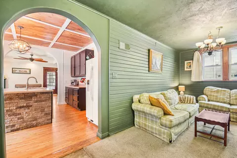 Entry Way - 609 E Chapin St, Morris, IL 60450 photo 2 of 2
