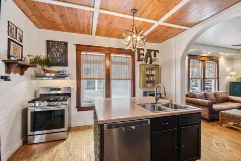 Kitchen - 609 E Chapin St, Morris, IL 60450 photo 3 of 4