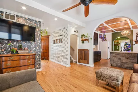 Entry Way - 609 E Chapin St, Morris, IL 60450 photo 1 of 2