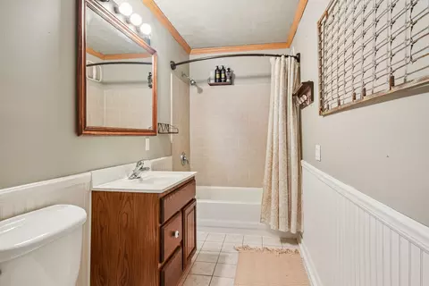Bath - 609 E Chapin St, Morris, IL 60450 photo 4 of 4