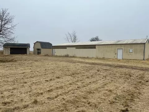 Exterior - 10940 S Dwight Rd, Dwight, IL 60420 photo 4 of 7