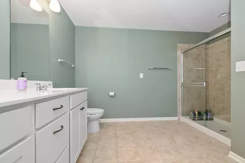 Bath - 1981 Stapleton Rd, New Lenox, IL 60451 photo 3 of 4