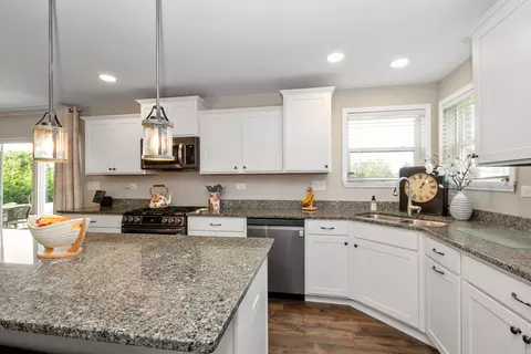 Kitchen - 1981 Stapleton Rd, New Lenox, IL 60451 photo 3 of 3