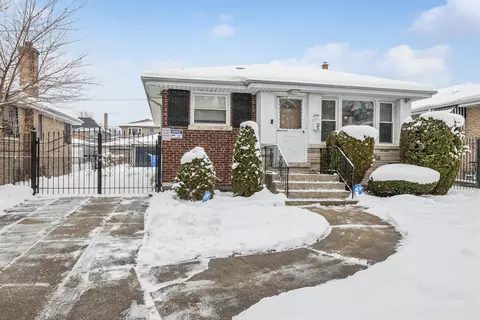 5240 W Gladys Ave, Chicago, IL 60644