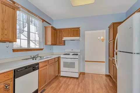 Kitchen - 4755 Pratt Ct, Plainfield, IL 60586 photo 1 of 2