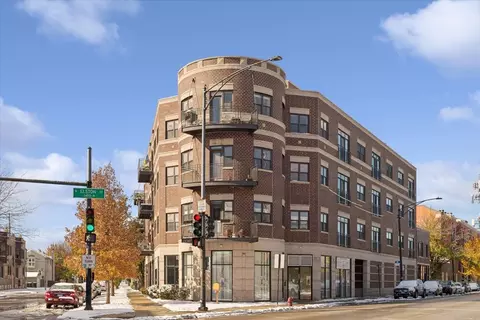 3028 W Roscoe St #306, Chicago, IL 60618