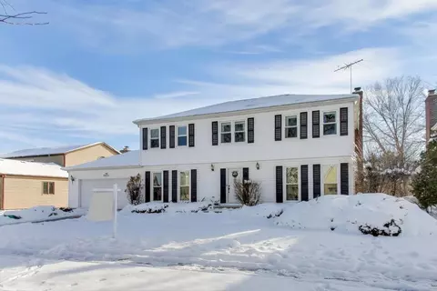 1565 Brittany Ln, Hoffman Estates, IL 60192