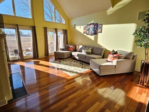 Living - 6 Stonebrook Ct, Bloomington, IL 61704 photo 1 of 3