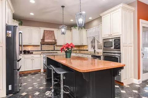 Kitchen - 6 Stonebrook Ct, Bloomington, IL 61704 photo 7 of 7