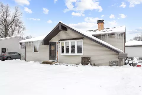 105 Adobe Cir, Carpentersville, IL 60110