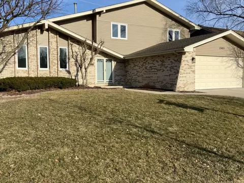 17421 Highwood Dr, Orland Park, IL 60467