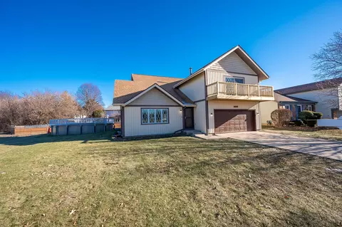 1285 Foxdale Dr, Addison, IL 60101
