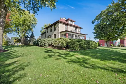 15165 Quigley Rd, Sycamore, IL 60178
