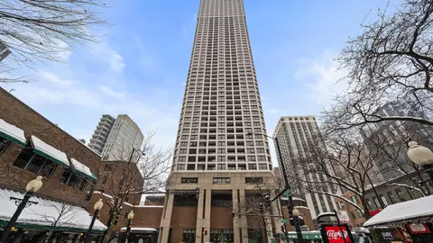 1030 N State St #34D, Chicago, IL 60610