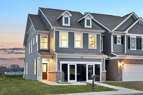 33 Weirich Way #77004, Batavia, IL 60510